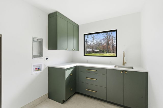 1318 S Jones Mill Lane, Springfield, MO 65809