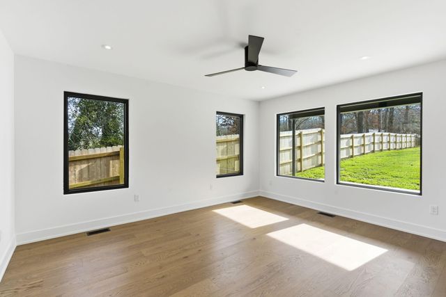 1318 S Jones Mill Lane, Springfield, MO 65809