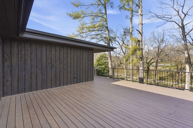 1318 S Jones Mill Lane, Springfield, MO 65809