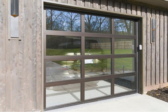 1318 S Jones Mill Lane, Springfield, MO 65809