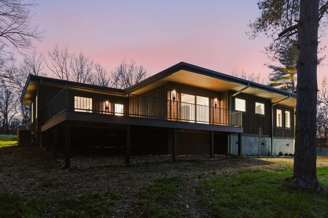 1318 S Jones Mill Lane, Springfield, MO 65809