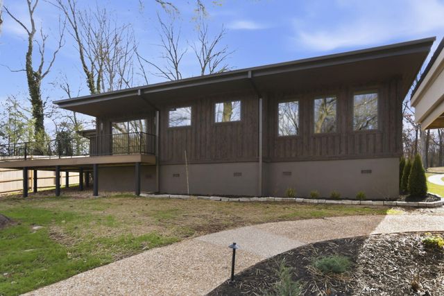 1318 S Jones Mill Lane, Springfield, MO 65809