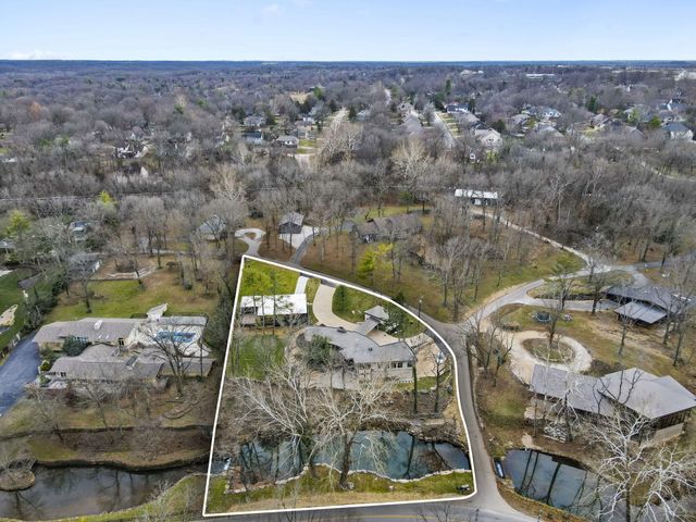 1318 S Jones Mill Lane, Springfield, MO 65809