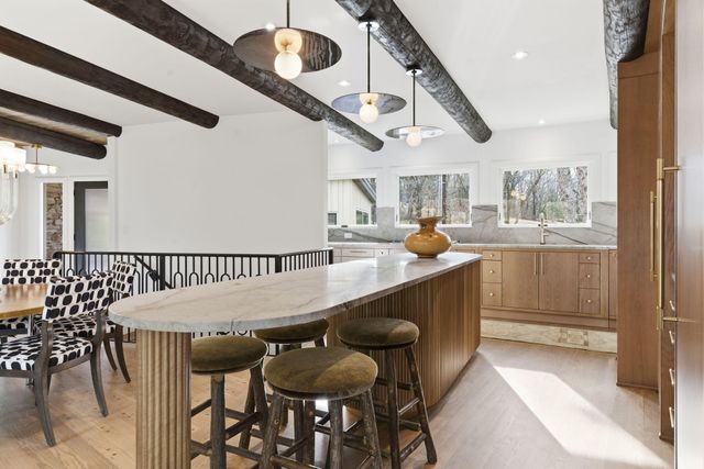 1318 S Jones Mill Lane, Springfield, MO 65809