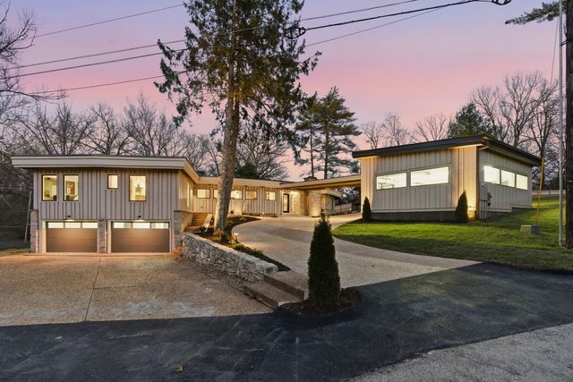 1318 S Jones Mill Lane, Springfield, MO 65809