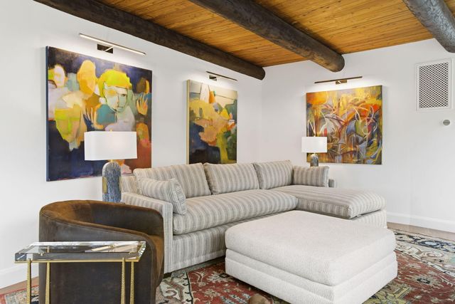 1318 S Jones Mill Lane, Springfield, MO 65809