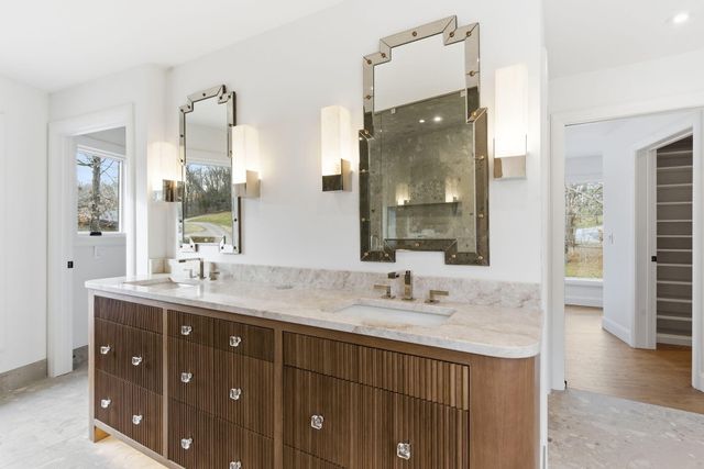 1318 S Jones Mill Lane, Springfield, MO 65809