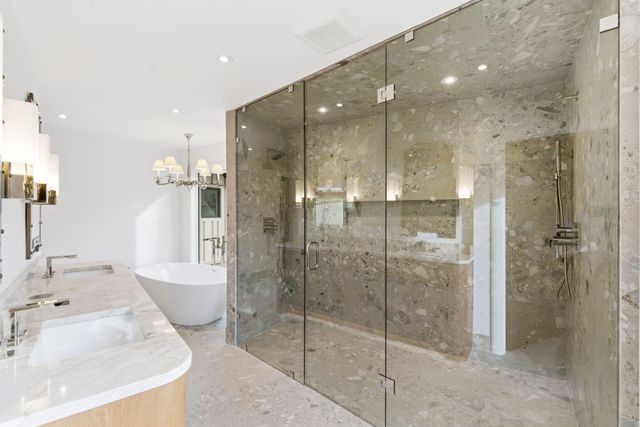 1318 S Jones Mill Lane, Springfield, MO 65809