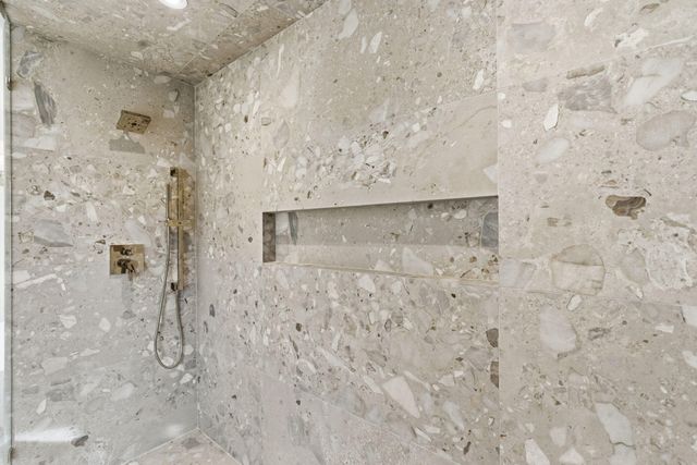 1318 S Jones Mill Lane, Springfield, MO 65809