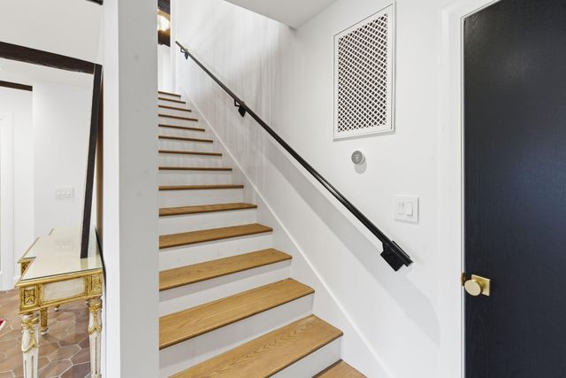 1318 S Jones Mill Lane, Springfield, MO 65809