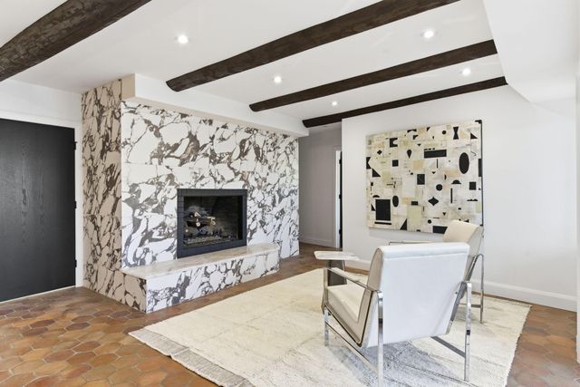 1318 S Jones Mill Lane, Springfield, MO 65809