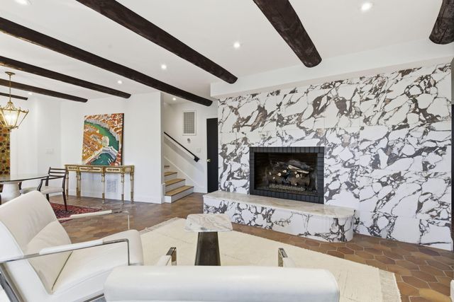 1318 S Jones Mill Lane, Springfield, MO 65809