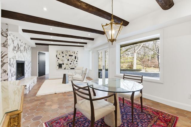 1318 S Jones Mill Lane, Springfield, MO 65809