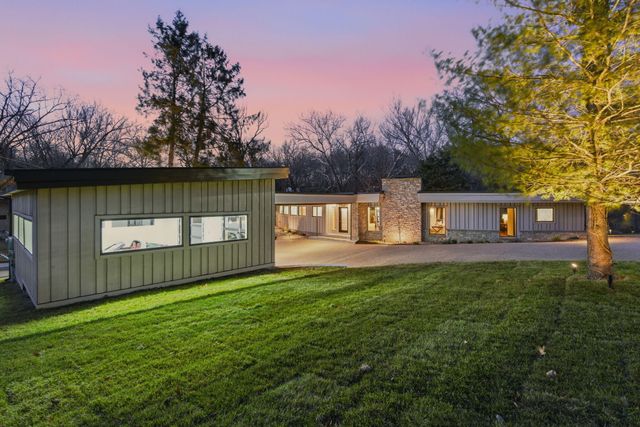 1318 S Jones Mill Lane, Springfield, MO 65809