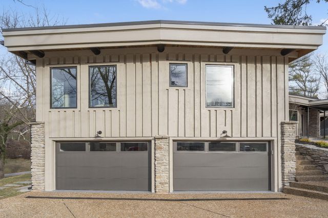 1318 S Jones Mill Lane, Springfield, MO 65809