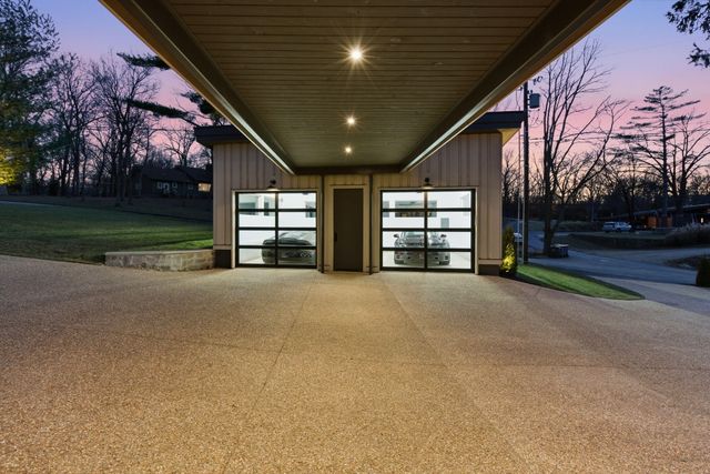 1318 S Jones Mill Lane, Springfield, MO 65809