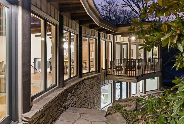 1318 S Jones Mill Lane, Springfield, MO 65809