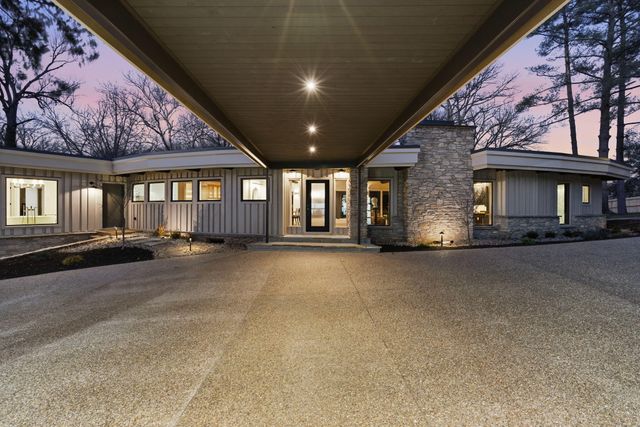 1318 S Jones Mill Lane, Springfield, MO 65809