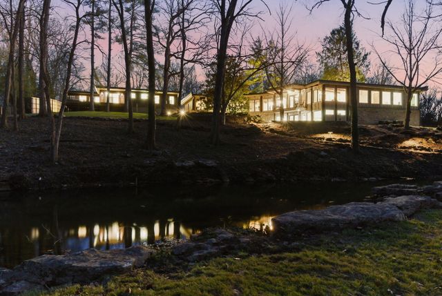 1318 S Jones Mill Lane, Springfield, MO 65809