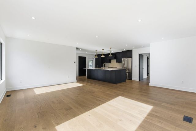 1318 S Jones Mill Lane, Springfield, MO 65809