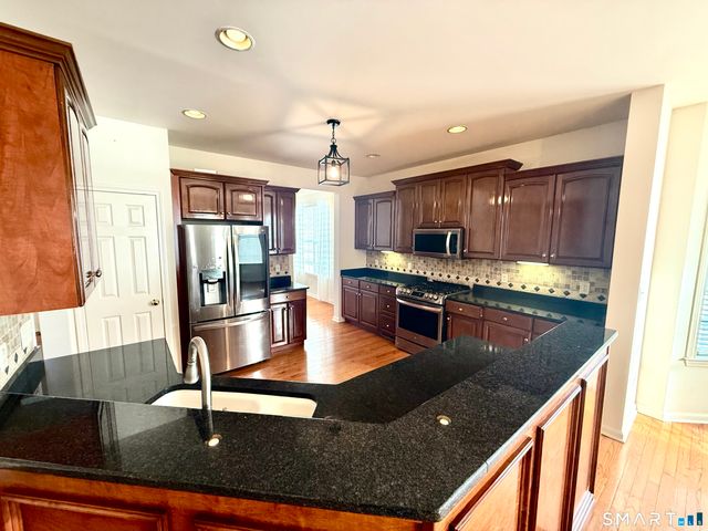 3 Brookside Drive 3, Middlebury, CT 06762