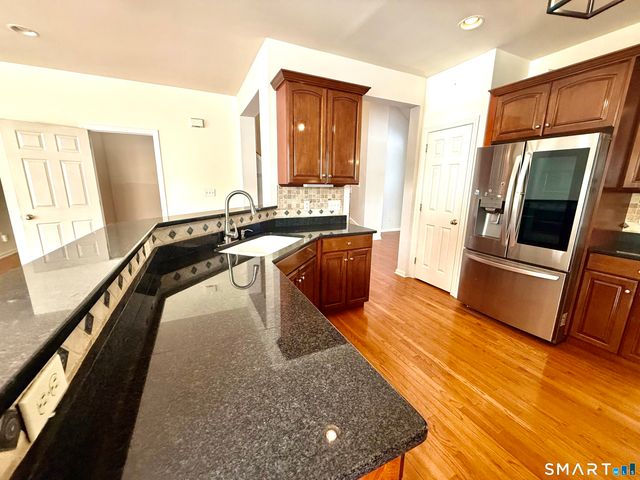 3 Brookside Drive 3, Middlebury, CT 06762