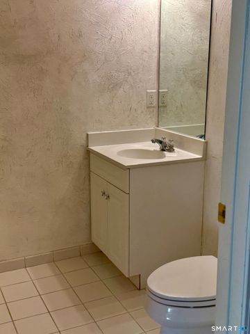 3 Brookside Drive 3, Middlebury, CT 06762