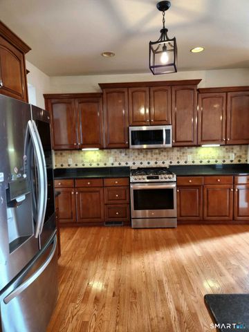 3 Brookside Drive 3, Middlebury, CT 06762