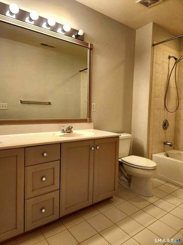 3 Brookside Drive 3, Middlebury, CT 06762