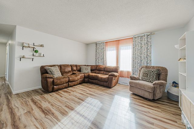 519 10th Avenue E, West Fargo, ND 58078