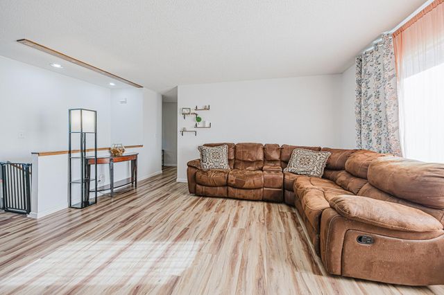 519 10th Avenue E, West Fargo, ND 58078