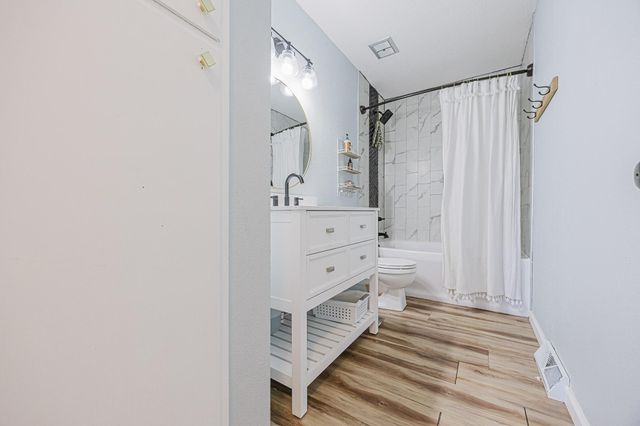 519 10th Avenue E, West Fargo, ND 58078