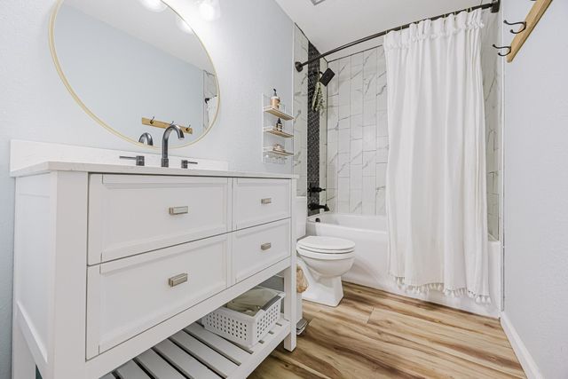 519 10th Avenue E, West Fargo, ND 58078