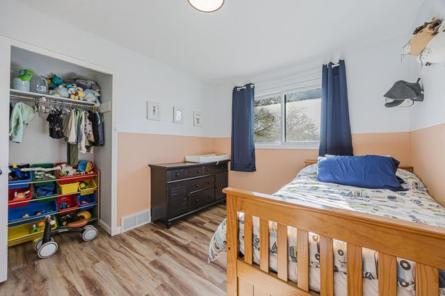 519 10th Avenue E, West Fargo, ND 58078