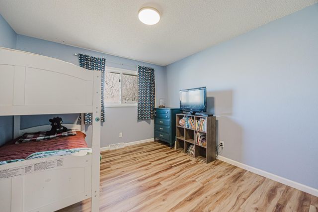 519 10th Avenue E, West Fargo, ND 58078