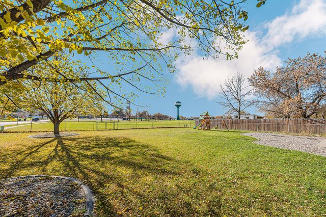 519 10th Avenue E, West Fargo, ND 58078