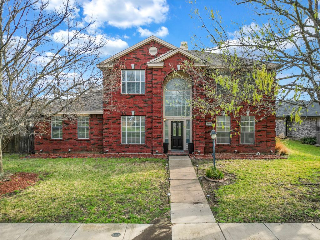 2913 Spartacus Drive, Grand Prairie, TX 75052 — exterior