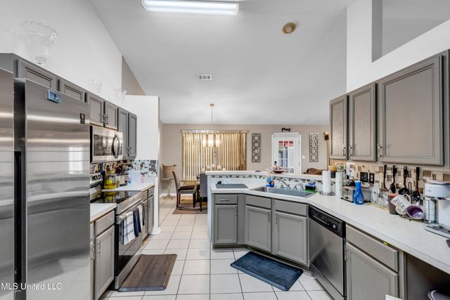 13614 Huntington Circle, Gulfport, MS 39503