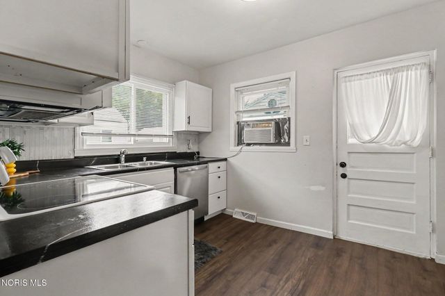 5518 Merriman Drive, Sylvania, OH 43560