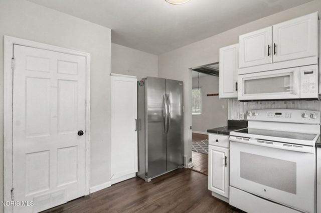 5518 Merriman Drive, Sylvania, OH 43560