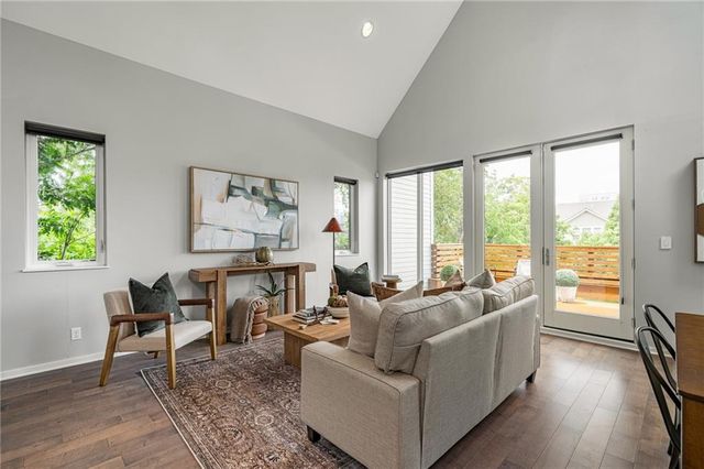 2549 Tracy Avenue, Kansas City, MO 64108