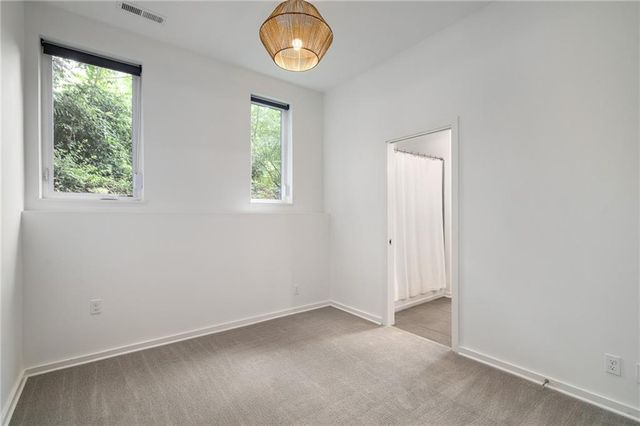 2549 Tracy Avenue, Kansas City, MO 64108