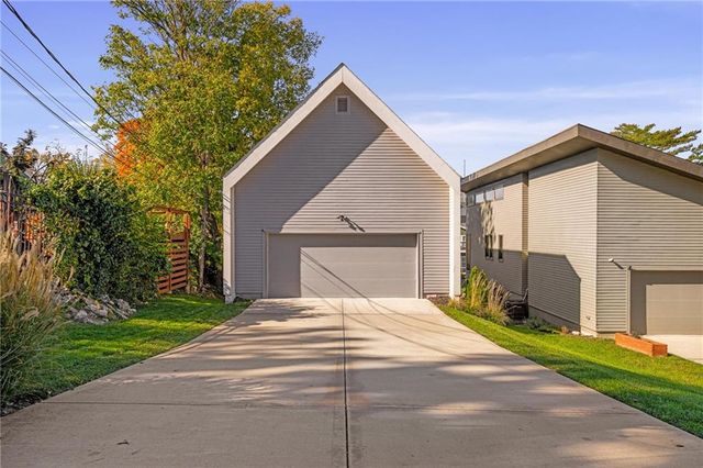 2549 Tracy Avenue, Kansas City, MO 64108
