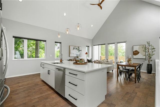 2549 Tracy Avenue, Kansas City, MO 64108