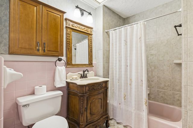 1028 Jefferson St, Kerrville, TX 78028