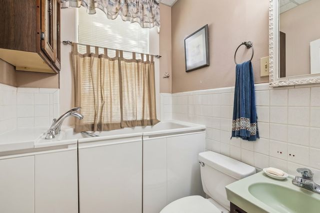 1028 Jefferson St, Kerrville, TX 78028