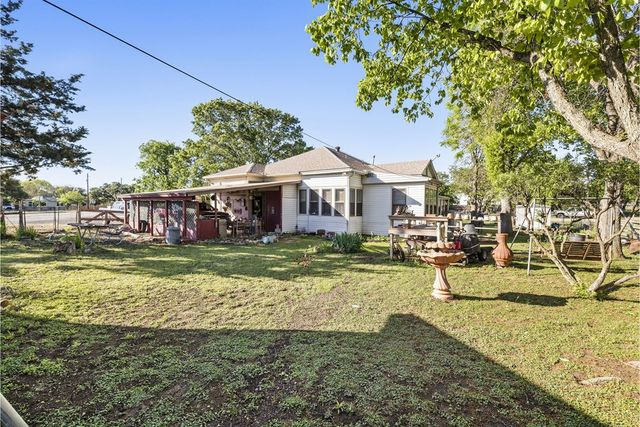 1028 Jefferson St, Kerrville, TX 78028