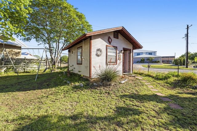 1028 Jefferson St, Kerrville, TX 78028