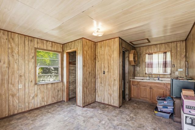 1028 Jefferson St, Kerrville, TX 78028