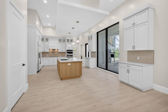 8771 Man O War Road, Palm Beach Gardens, FL 33418